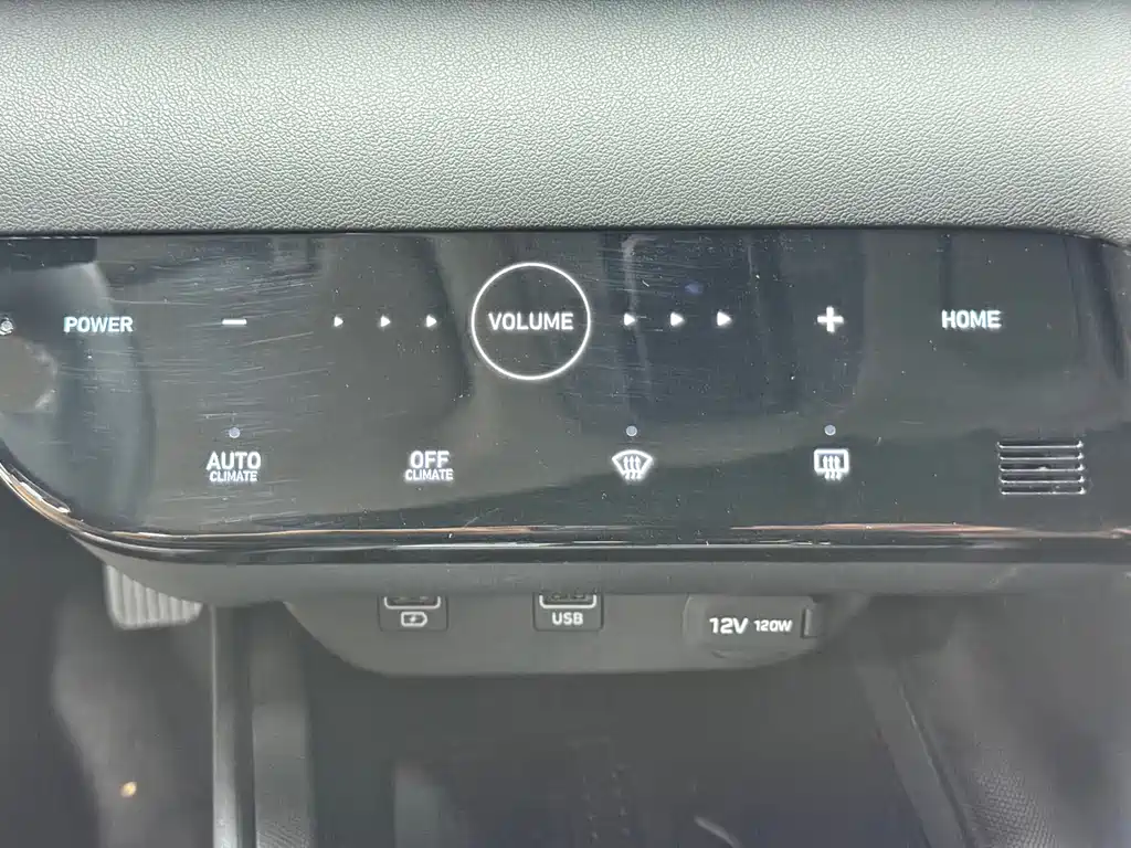 Hyundai Elantra 2023 — фото 10