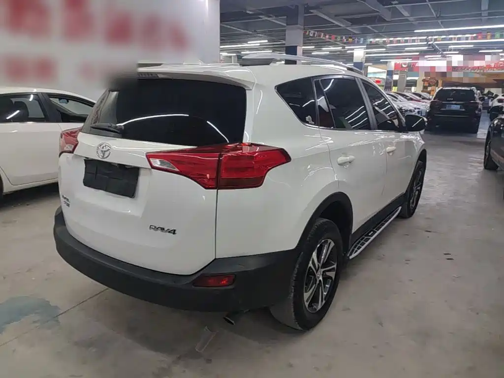 Toyota RAV4 2016 — фото 7