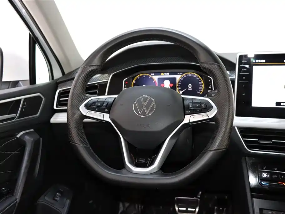 Volkswagen Tiguan L 2024 — фото 12