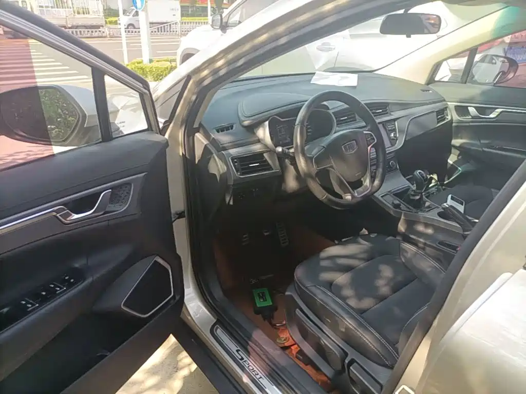 Geely Emgrand GS 2018 — фото 16