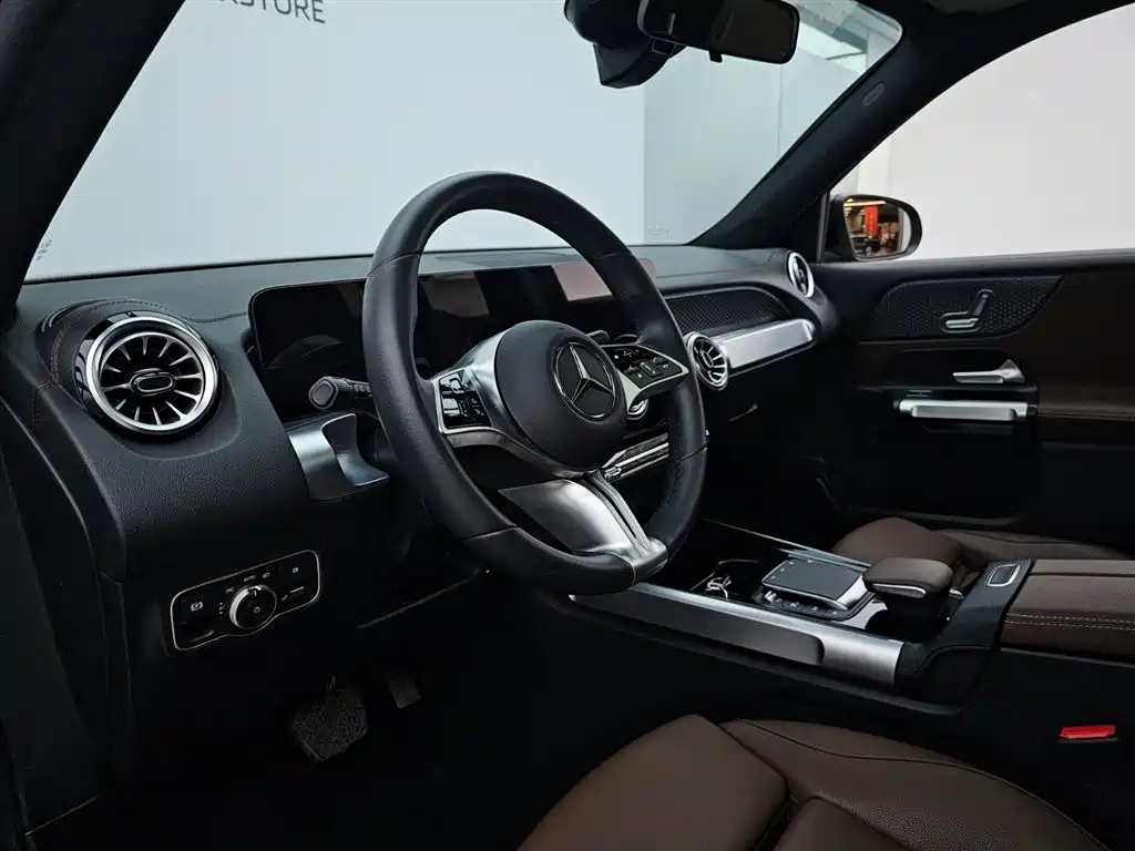 Mercedes-Benz GLB 2023 — фото 7
