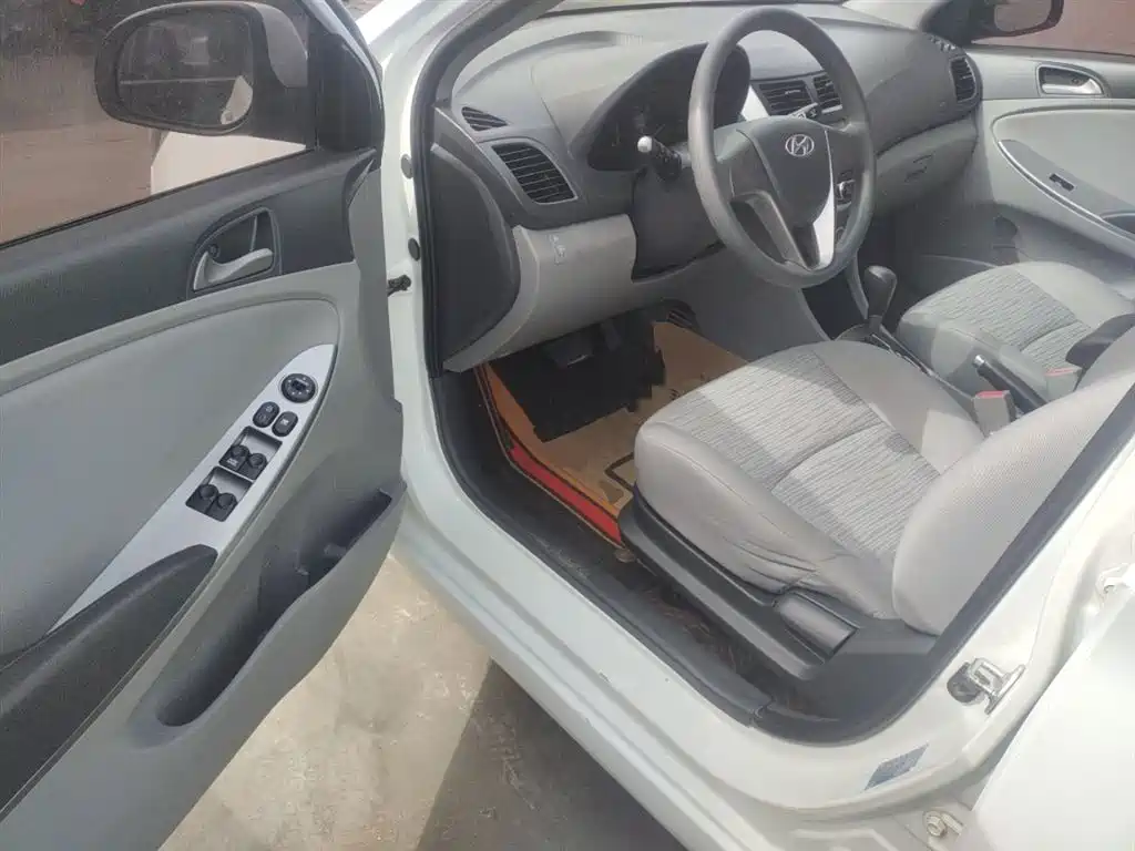 Hyundai Verna 2016 — фото 16
