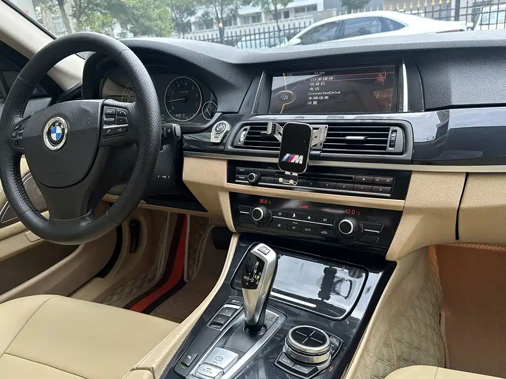 BMW 5 Series 2013 — фото 11