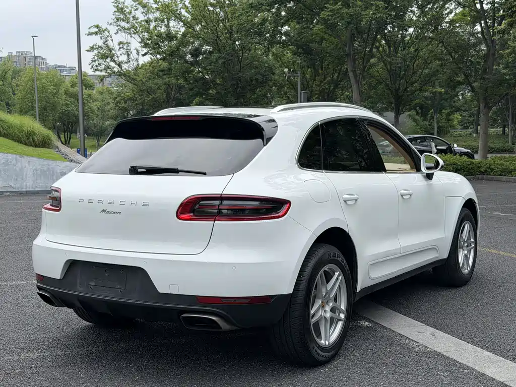Porsche Macan 2016 — фото 15