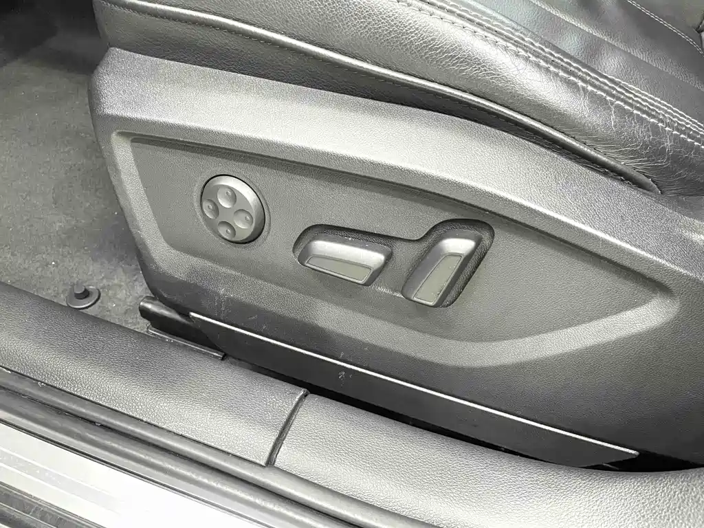 Audi Q2L 2022 — фото 14