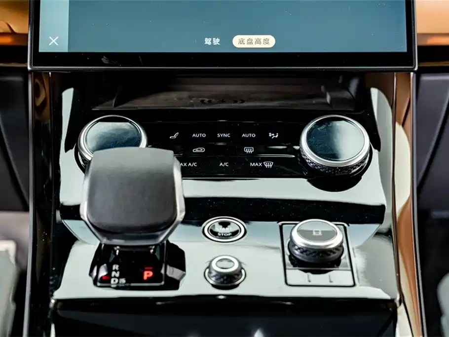 Land Rover Sport 2023 — фото 15
