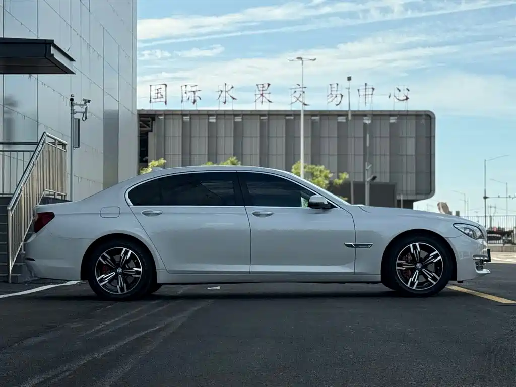 BMW 7 Series 2015 — фото 4