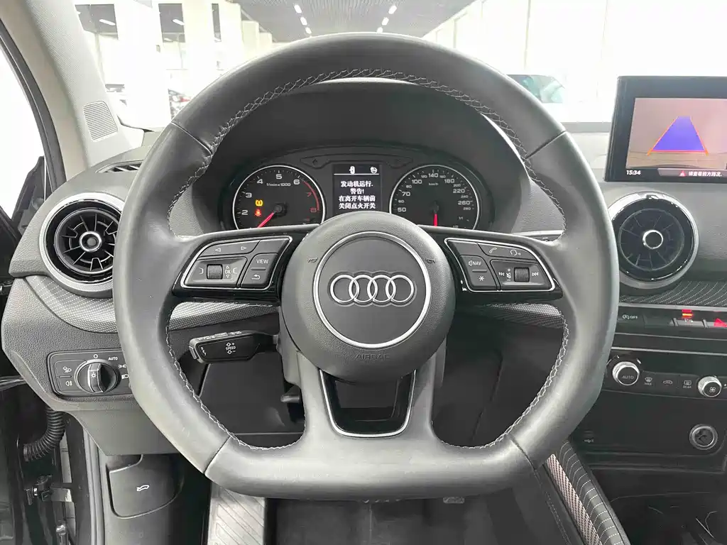 Audi Q2L 2022 — фото 8