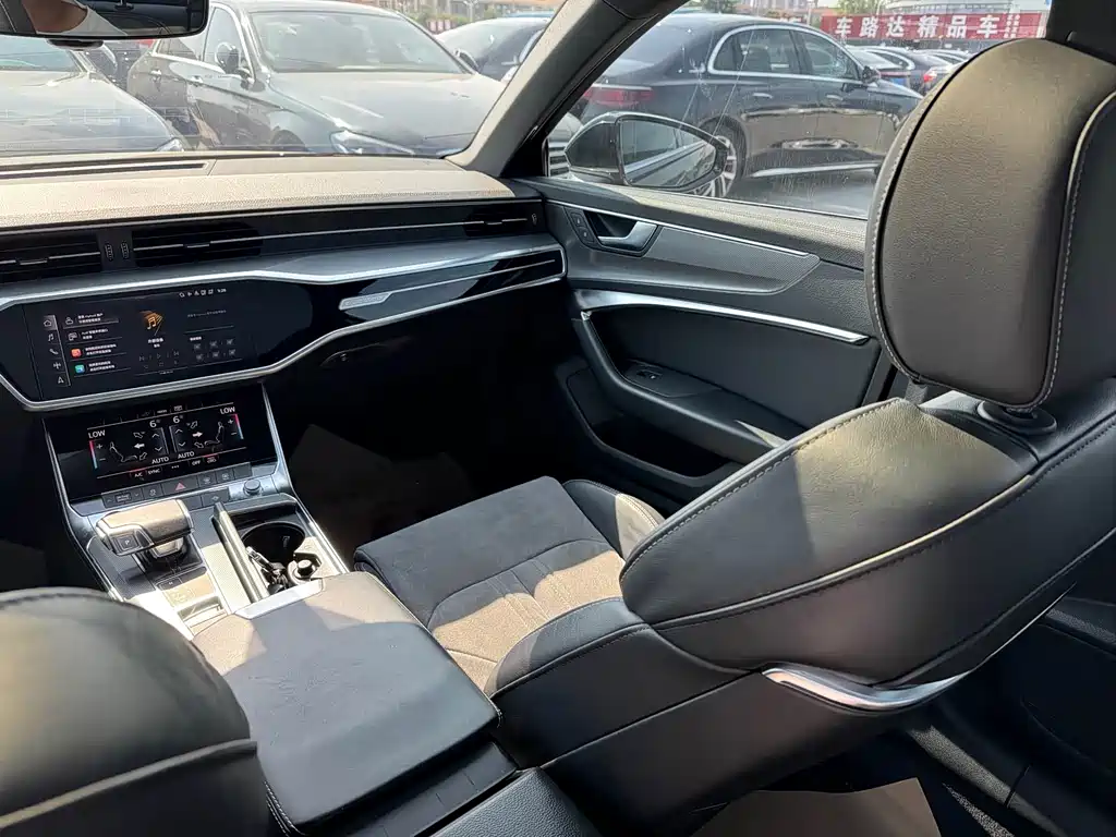 Audi A6L New Energy 2022 — фото 17