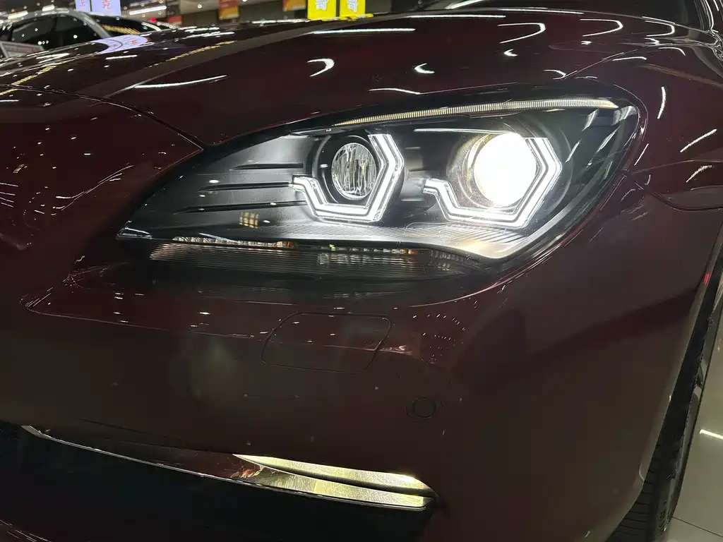 BMW 6 Series 2015 — фото 11