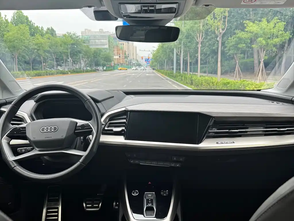 Audi Q5 e-tron 2023 — фото 15