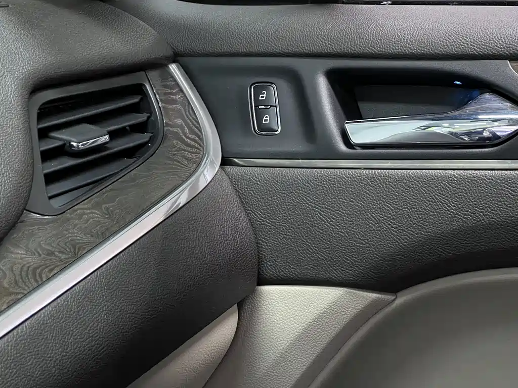 Lincoln MKC 2018 — фото 37
