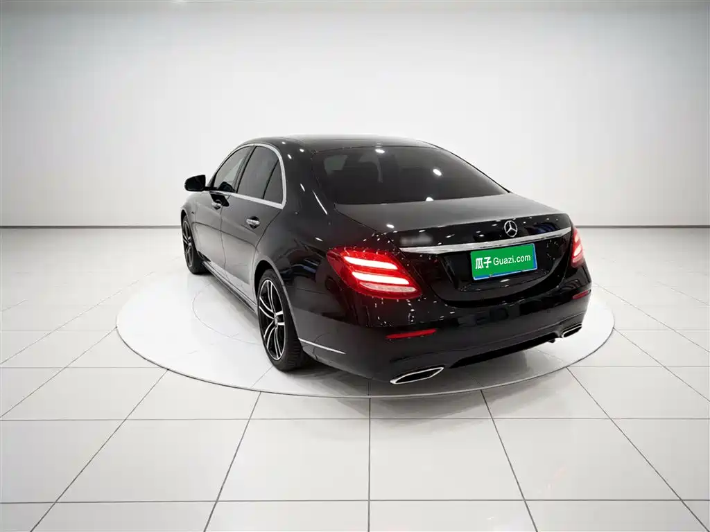 Mercedes-Benz E-Class 2019 — фото 23