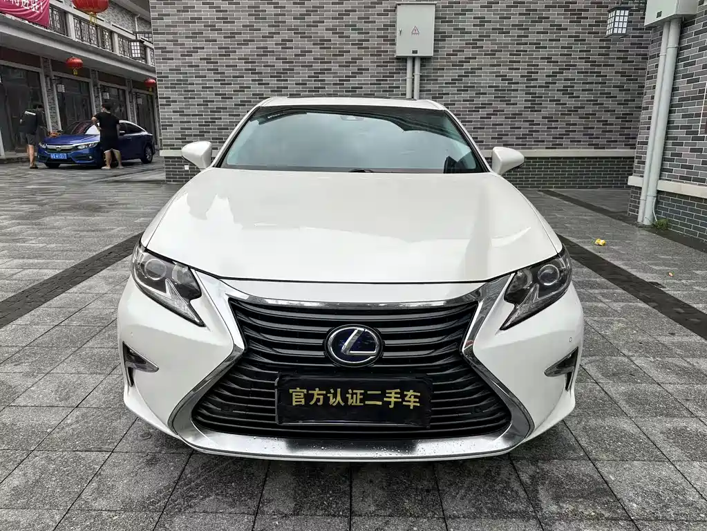 Lexus ES 2016 — фото 2