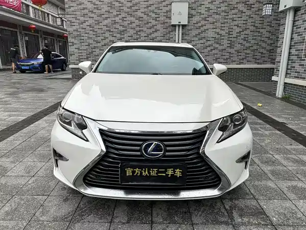 Lexus ES 2015