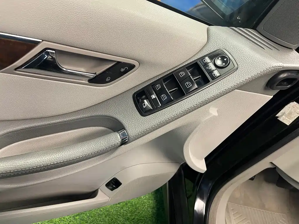 Mercedes-Benz R-Class 2010 — фото 10