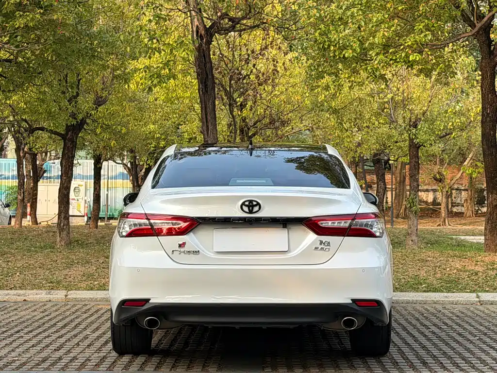 Toyota Camry 2019 — фото 21