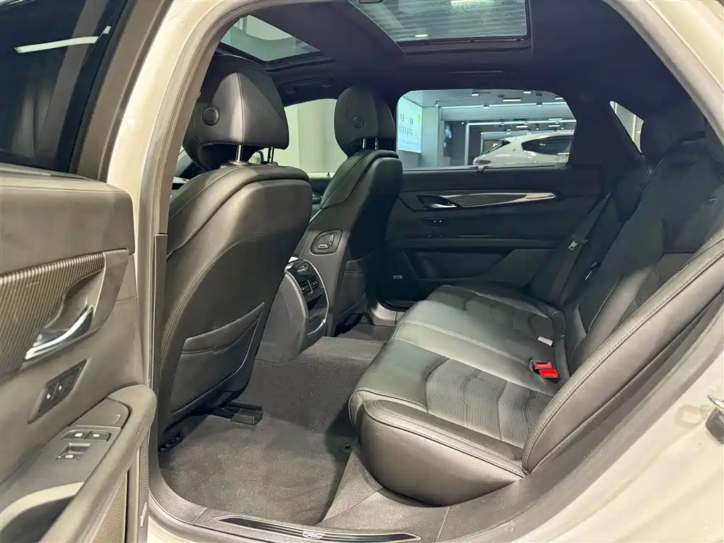 Cadillac CT6 2022 — фото 17