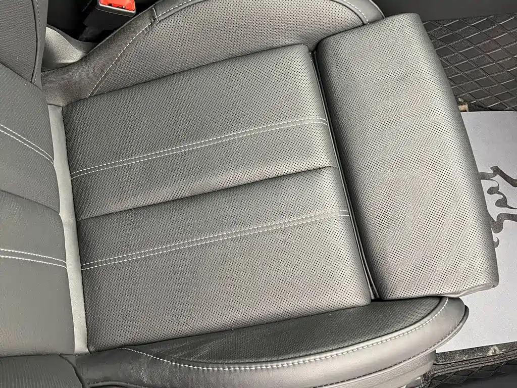 Audi A4L 2023 — фото 29