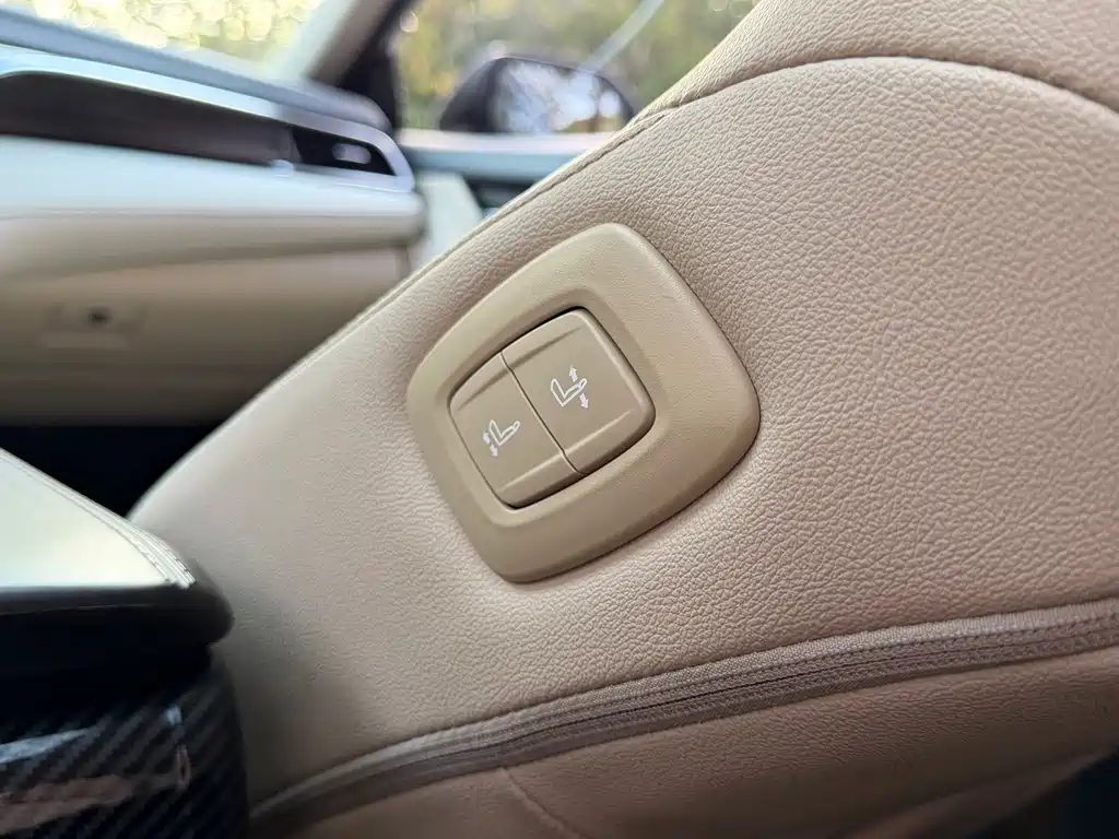 Toyota Camry 2019 — фото 13
