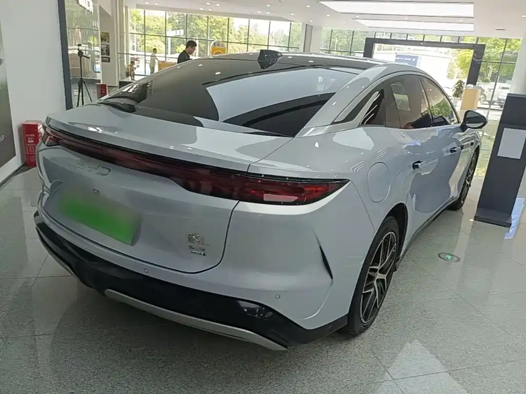 BYD Han L 2025