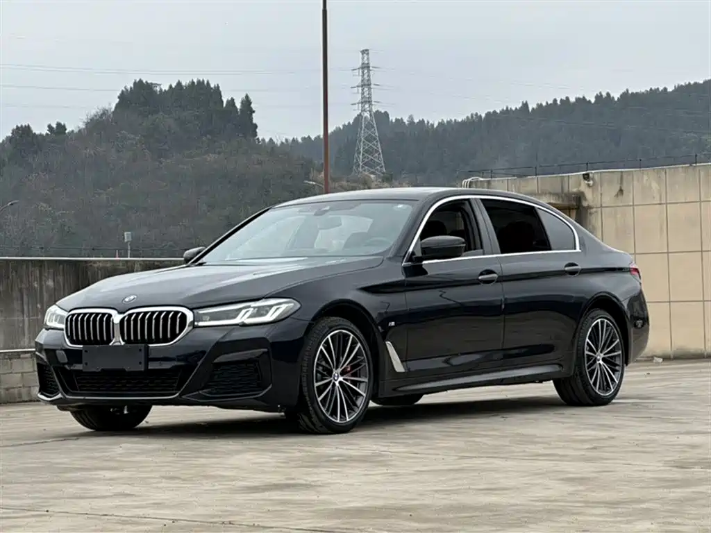 BMW 5 Series 2023 — фото 1