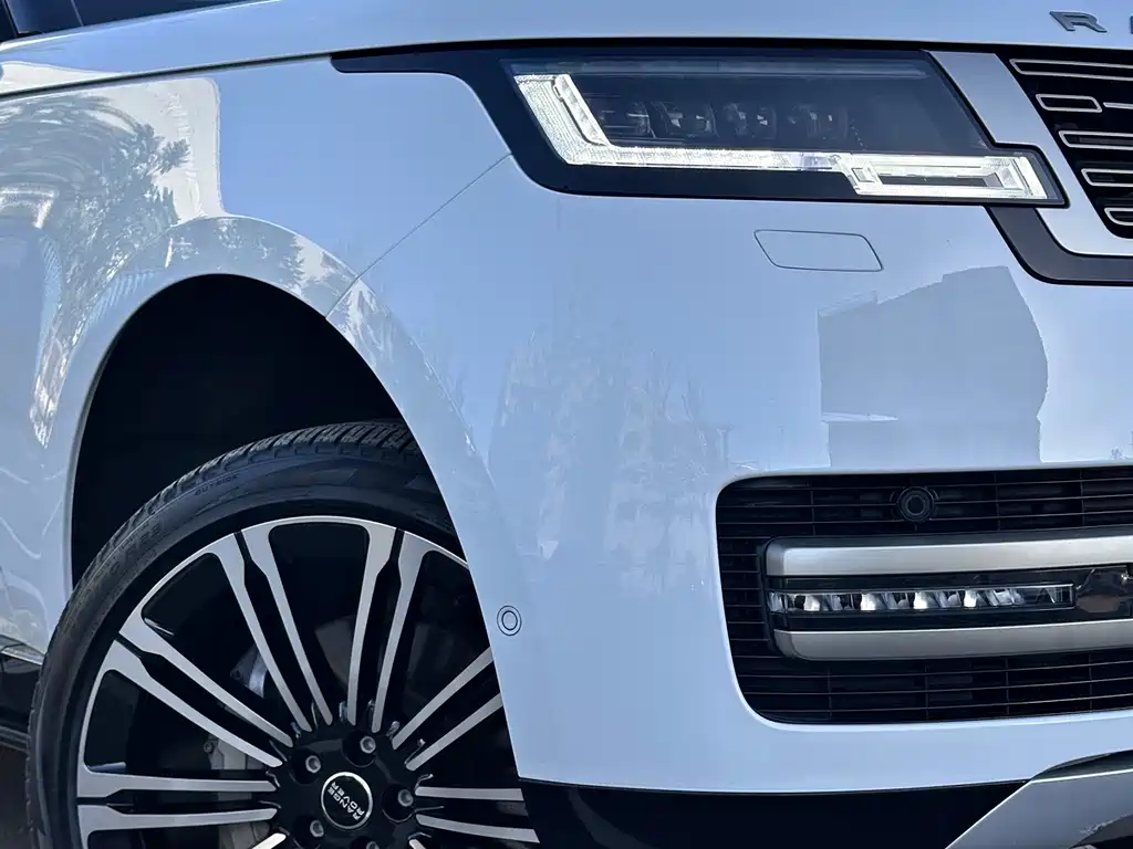 Land Rover Range Rover 2023 — фото 10