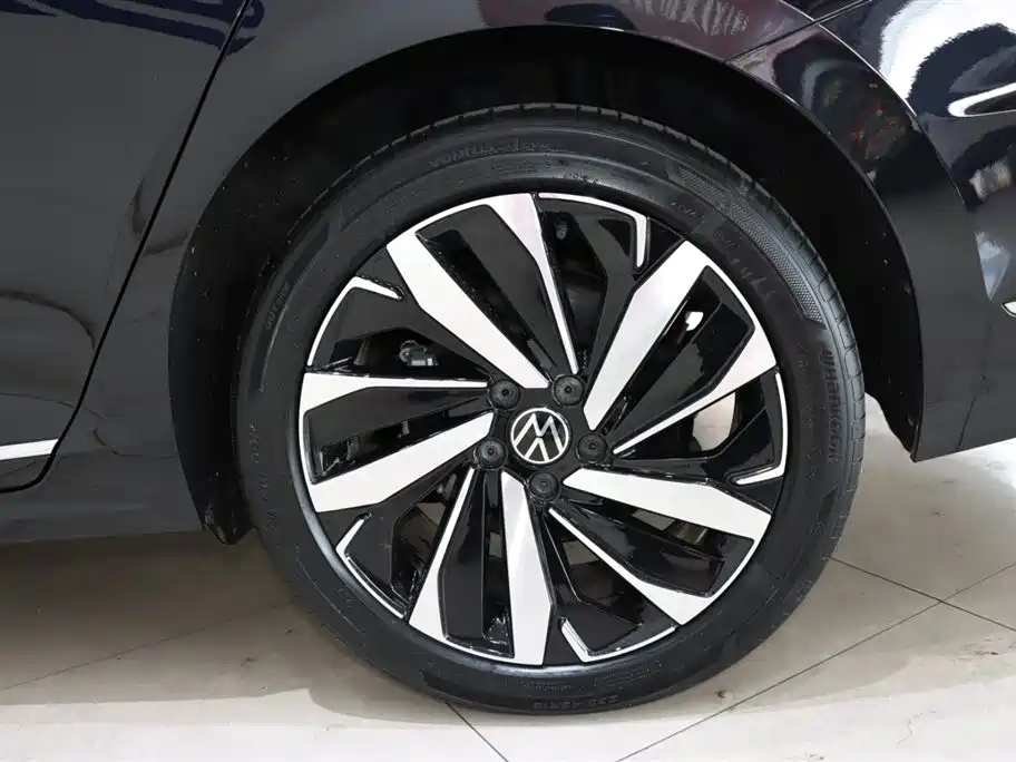 Volkswagen Passat 2023 — фото 20