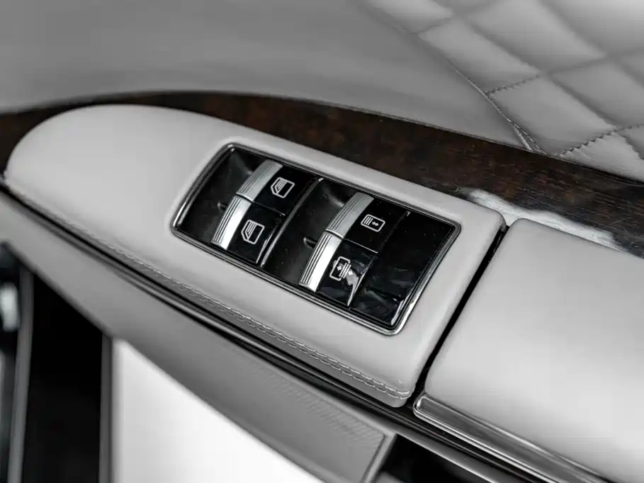 Mercedes-Benz S-Class AMG 2010 — фото 42