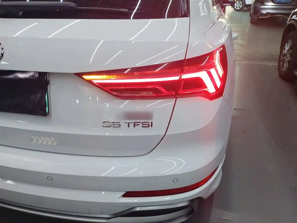 Audi Q3 2021 — фото 24