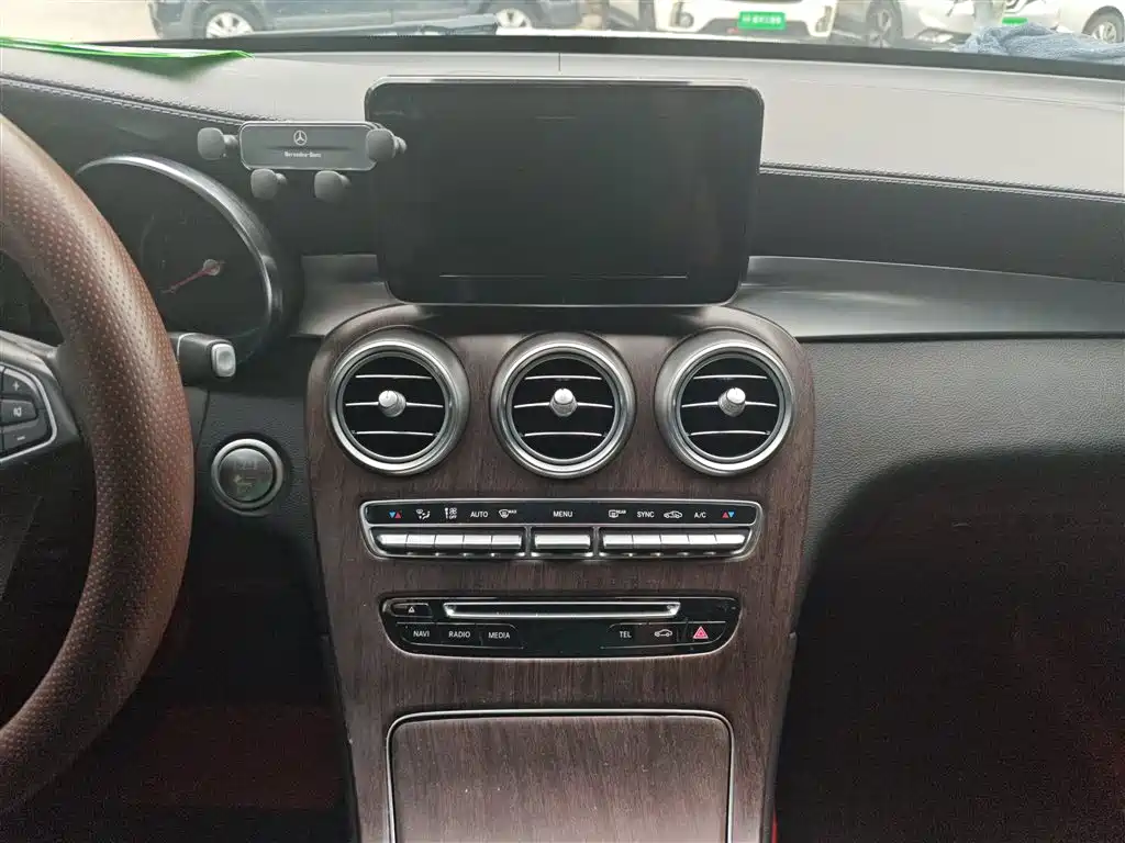 Mercedes-Benz GLC 2018 — фото 9