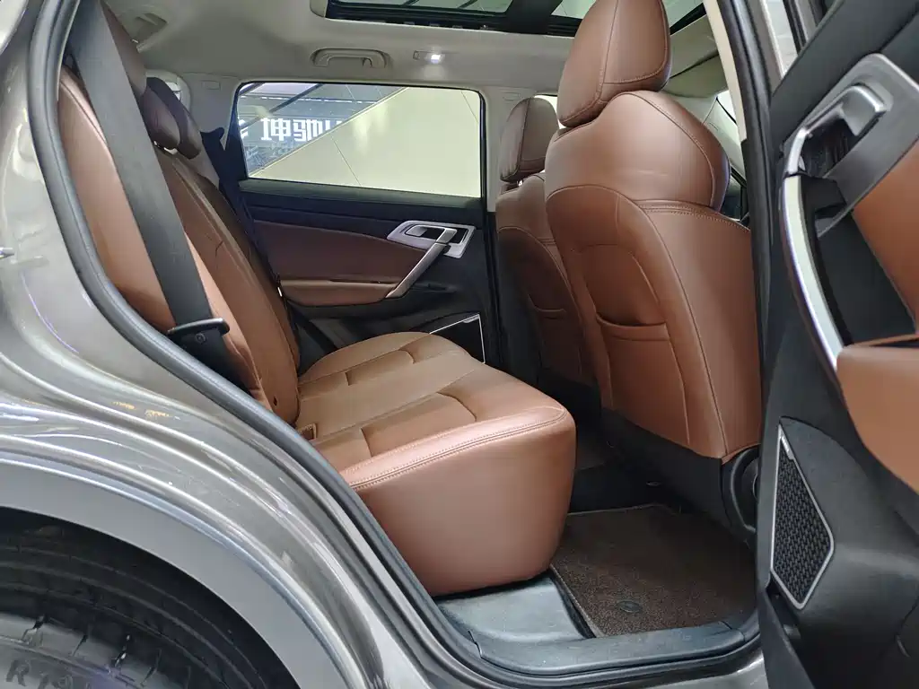 Geely Boyue 2021 — фото 18