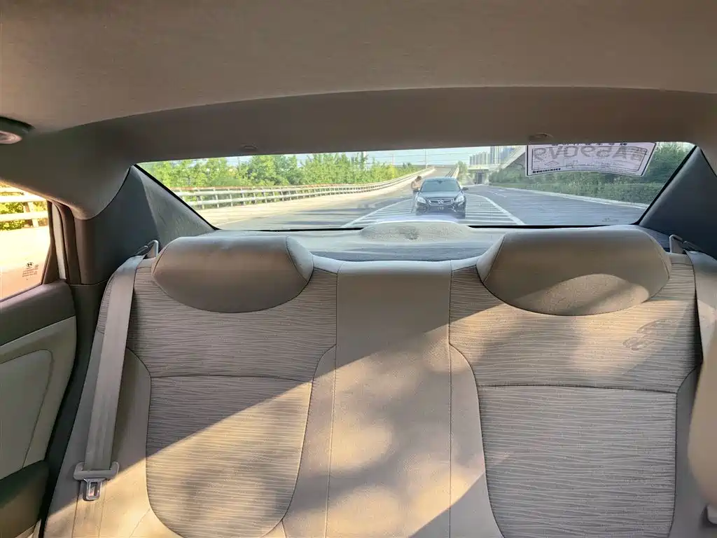 Hyundai Verna 2017 — фото 13