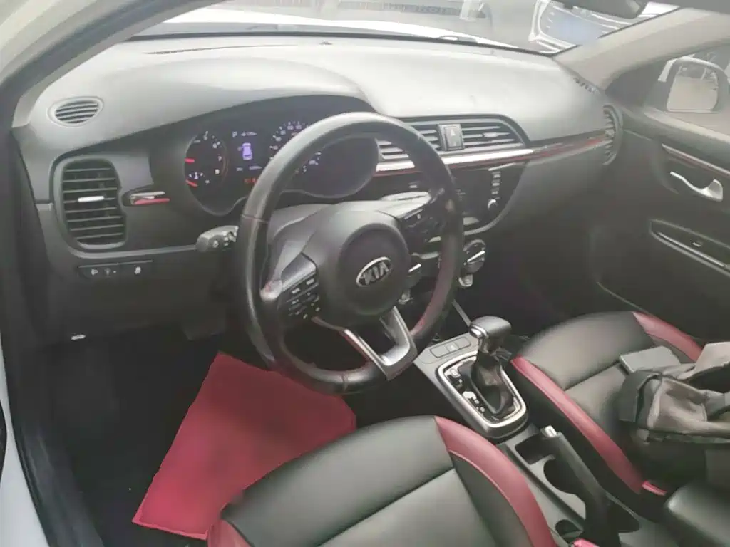 Kia KX Cross 2019 — фото 10