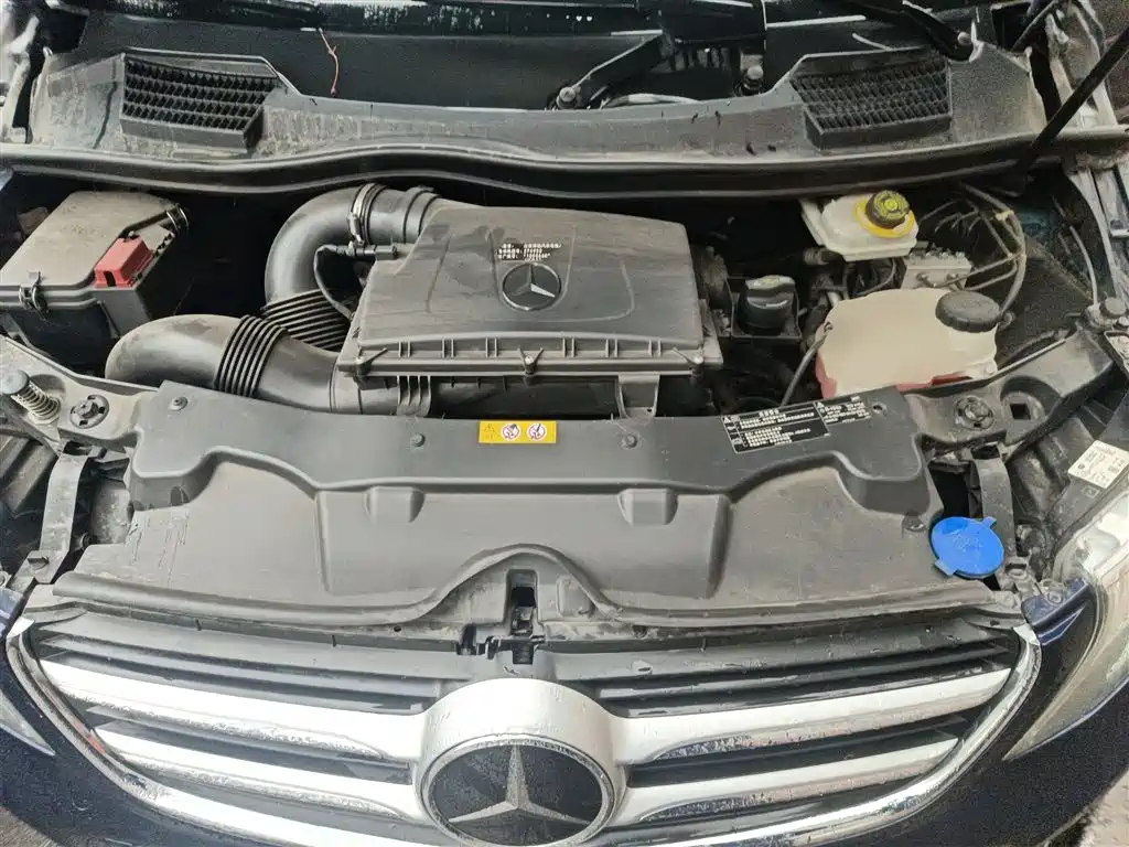 Mercedes-Benz V-Class 2018 — фото 11