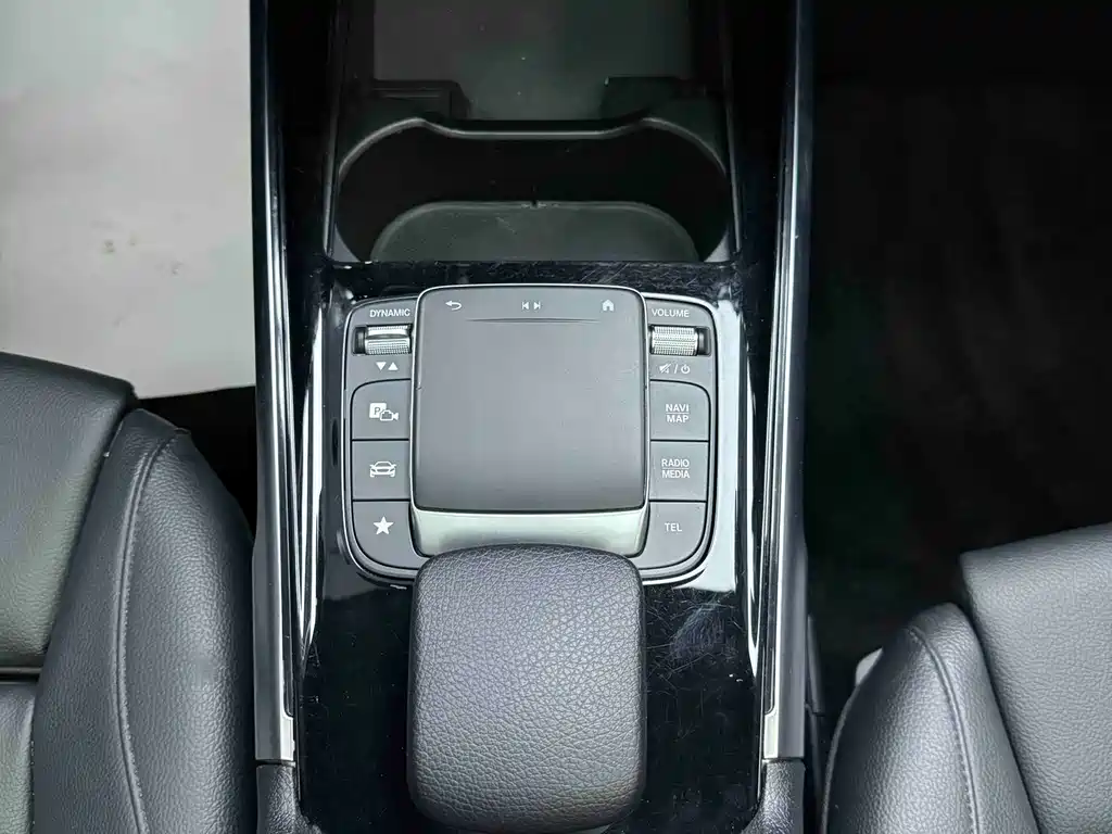 Mercedes-Benz GLB 2020 — фото 19