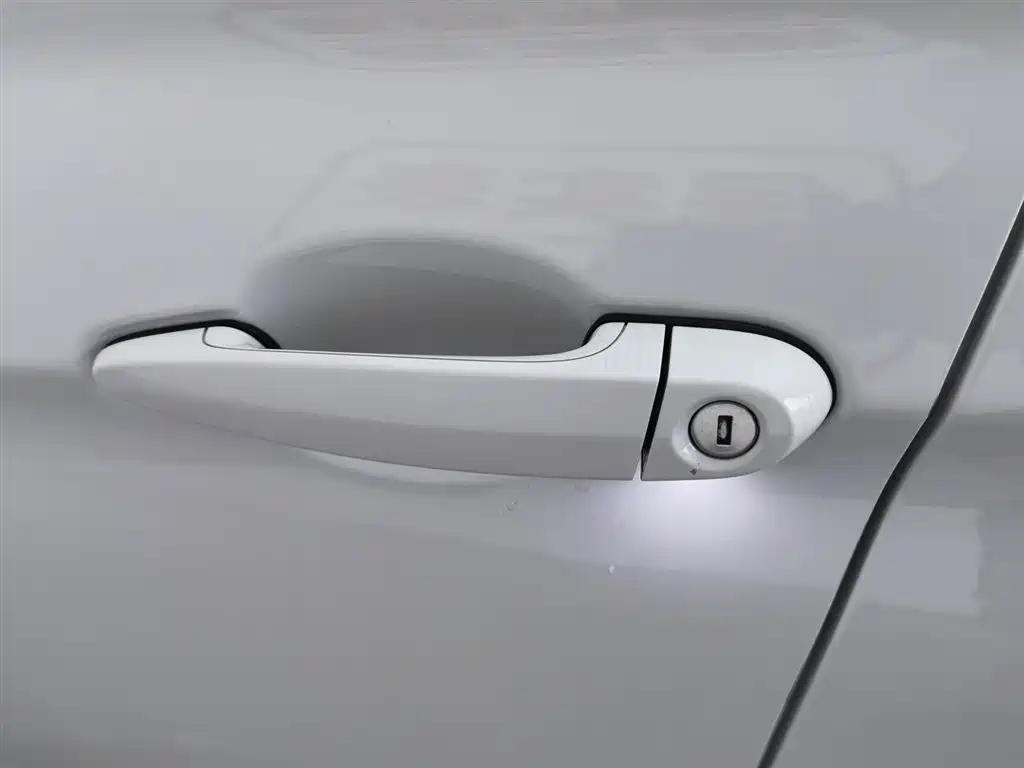 BMW 3 Series 2017 — фото 18