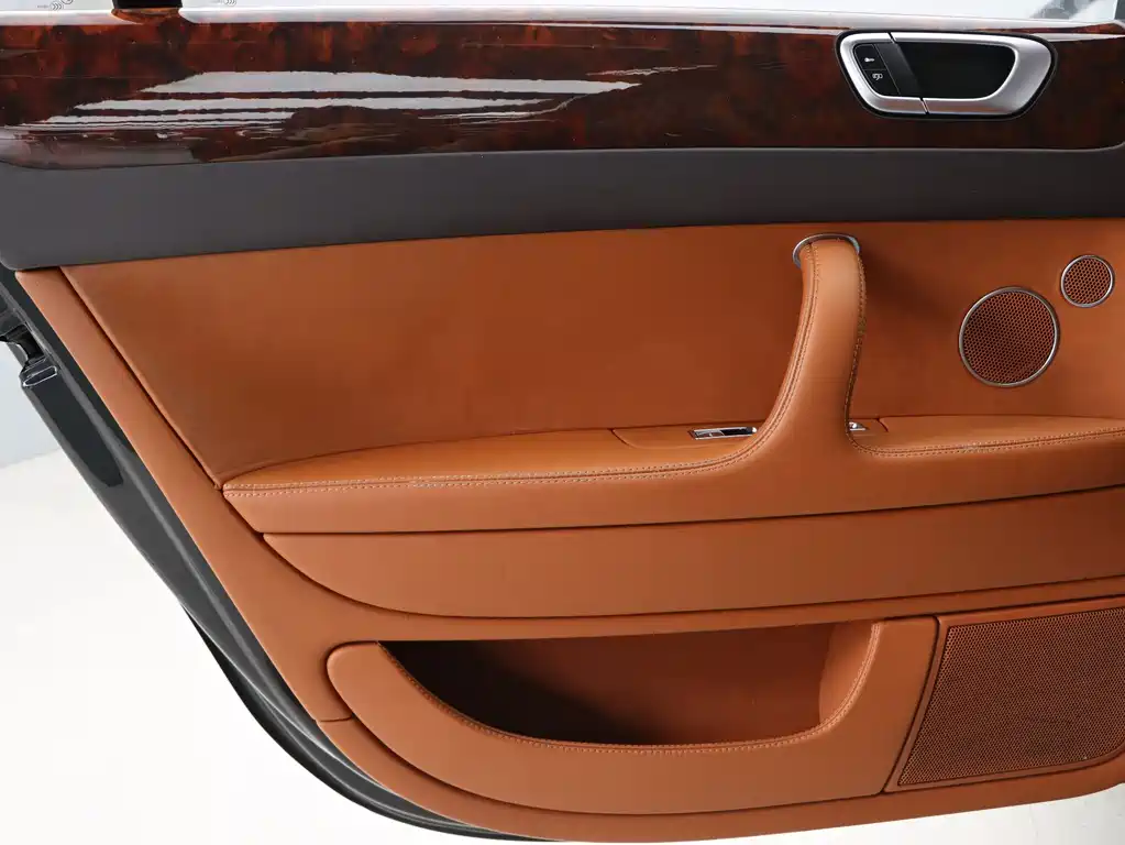 Bentley Flying Spur 2014 — фото 23