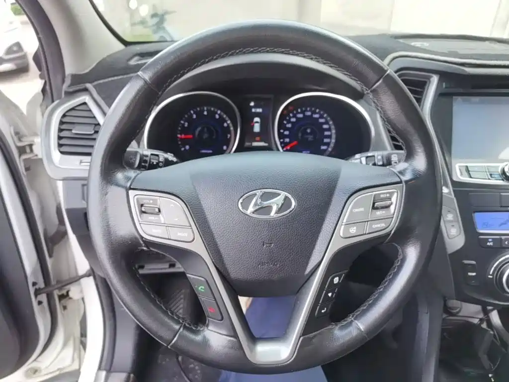 Hyundai Santa Fe 2016 — фото 11