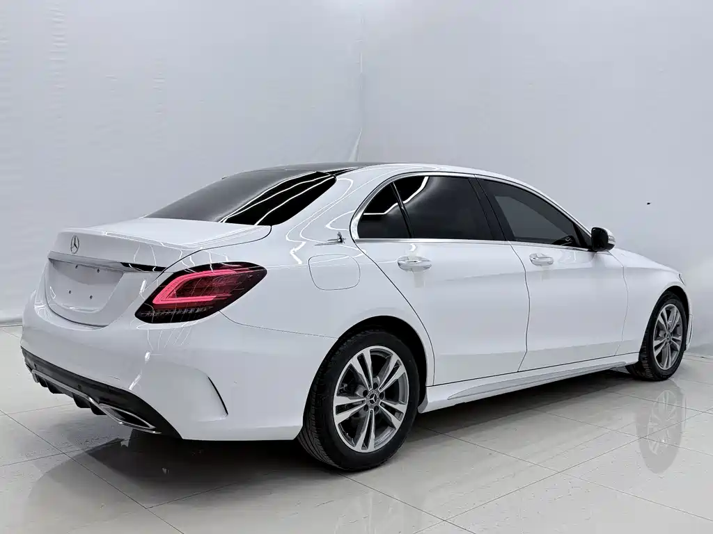 Mercedes-Benz C-Class 2019 — фото 14