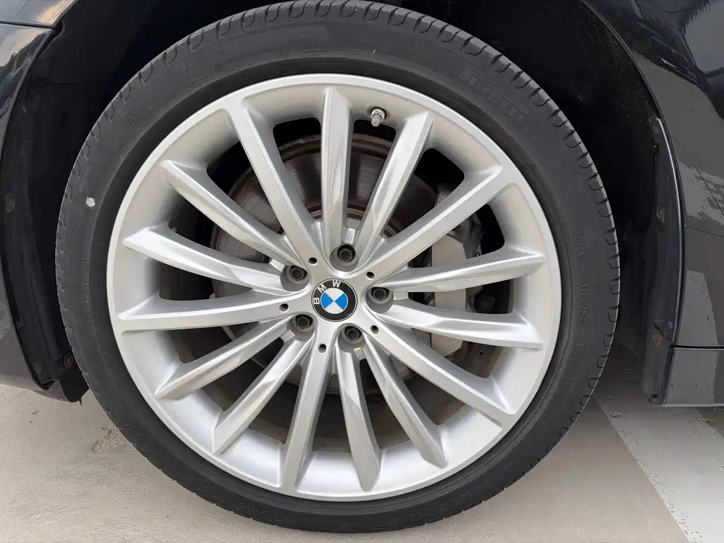 BMW 5 Series 2022 — фото 15