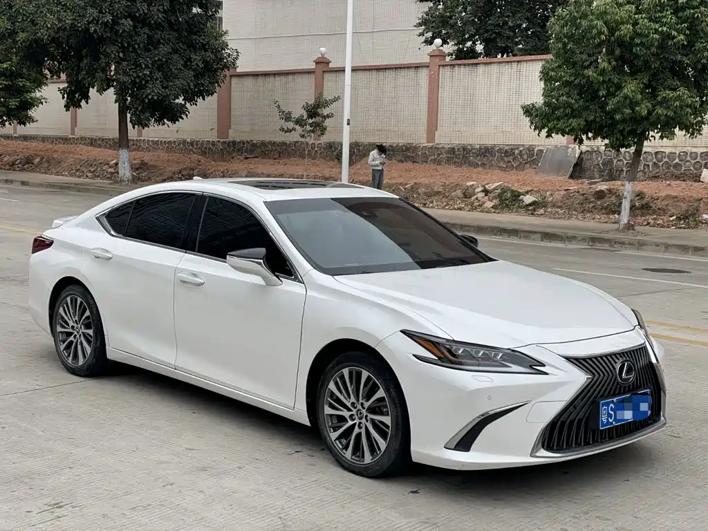 Lexus ES 2021 — фото 2