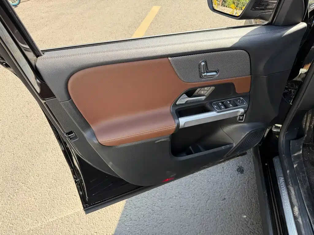 Mercedes-Benz GLB 2025