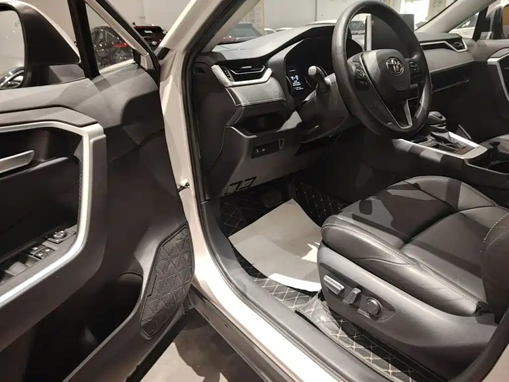 Toyota Wildlander 2021 — фото 16