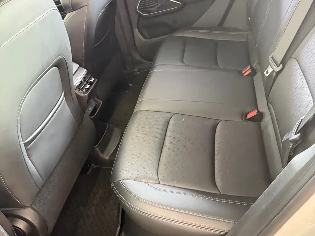 Geely Emgrand 2023 — фото 10