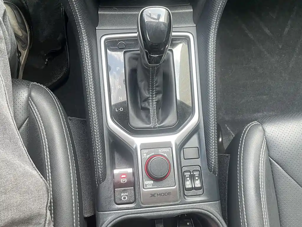 Subaru Forester 2022 — фото 12