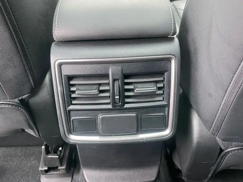 Subaru Forester 2022 — фото 27