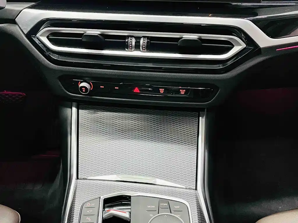 BMW 3 Series 2023 — фото 16