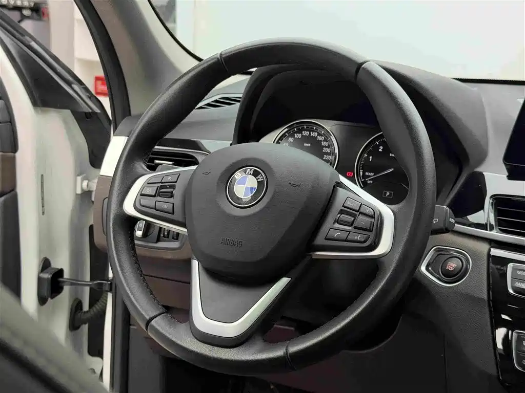 BMW X1 New Energy 2020 — фото 13