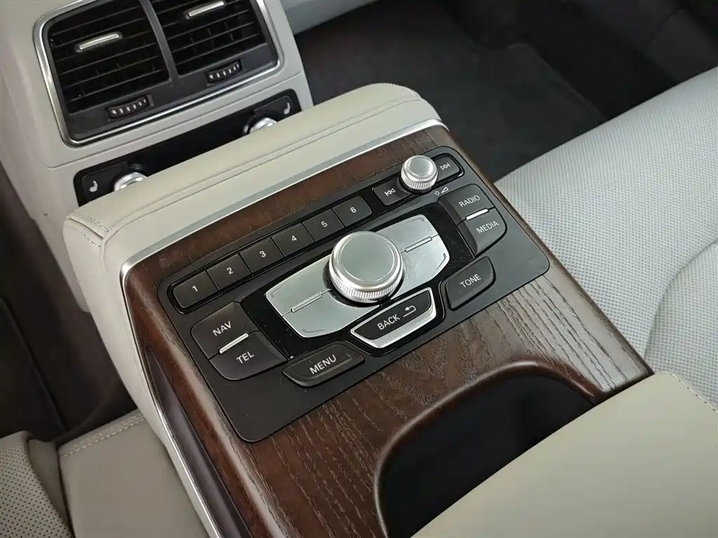Audi A6L 2015 — фото 11